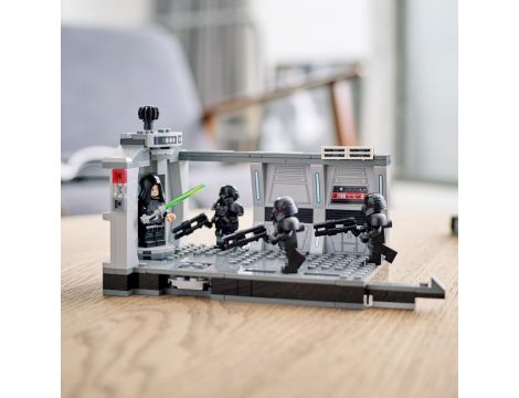 Klocki LEGO Star Wars Atak Mrocznych Szturmowców 75324 - 2