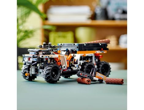 Klocki LEGO Technic Pojazd terenowy 42139 - 4