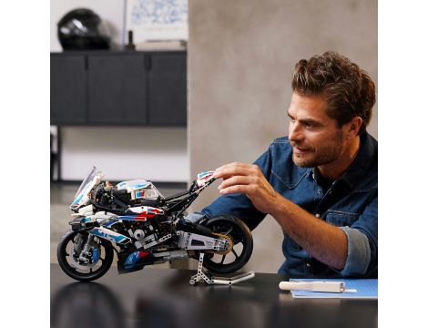 Klocki LEGO Technic BMW M 1000 RR 42130 - 12