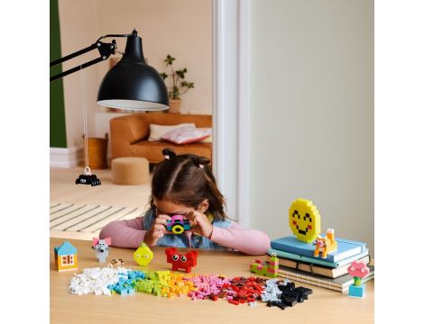 Klocki Kreatywna Skrzynka Szczęścia LEGO Classic 11042 - 7